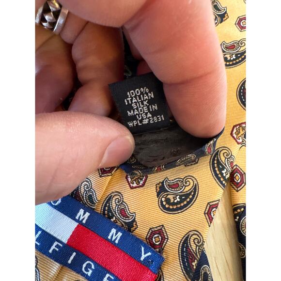 Vintage Tommy Hilfiger USA Made Gold and Navy Paisley Italian Silk Necktie - Picture 3 of 4